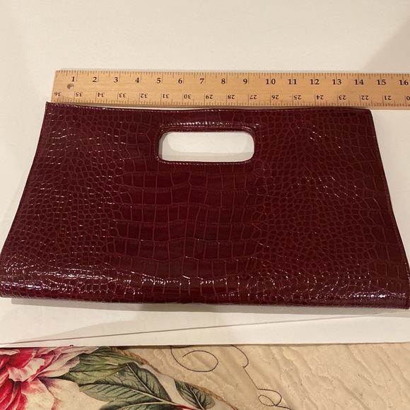 Burgundy clutch - Picture 4 of 4